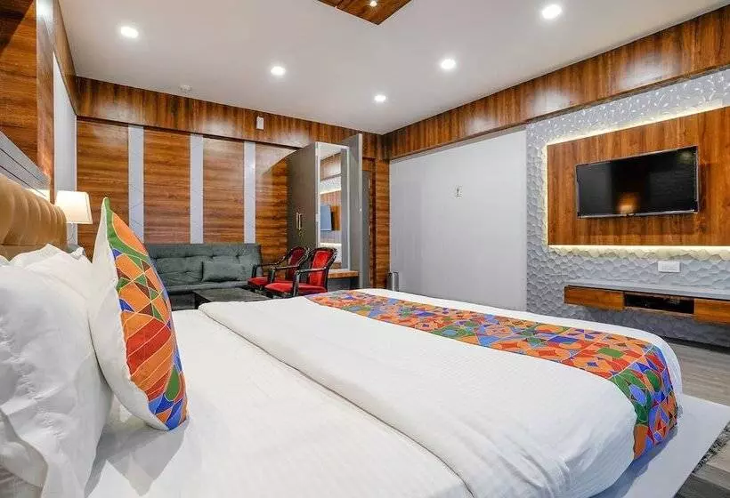 Fabhotel The Valentine   Udhna Road