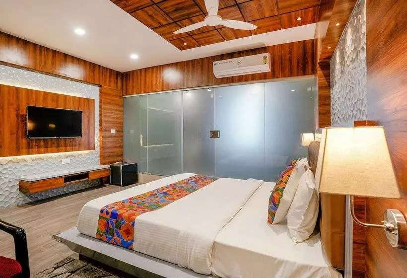 Fabhotel The Valentine   Udhna Road