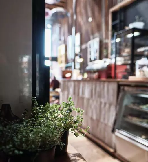 ホテル & Café Bauda