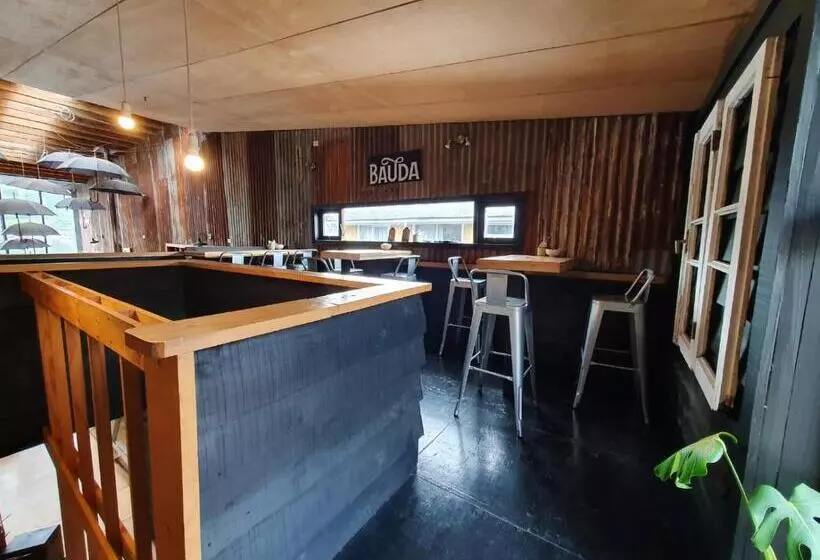 ホテル & Café Bauda