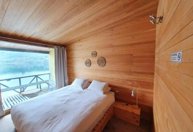 ホテル & Café Bauda