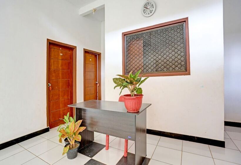 هتل Oyo 91773 Ab Homestay