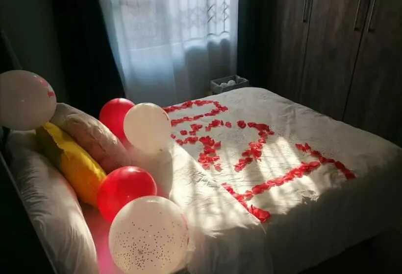 Majatalo Queens And Kings Lodge