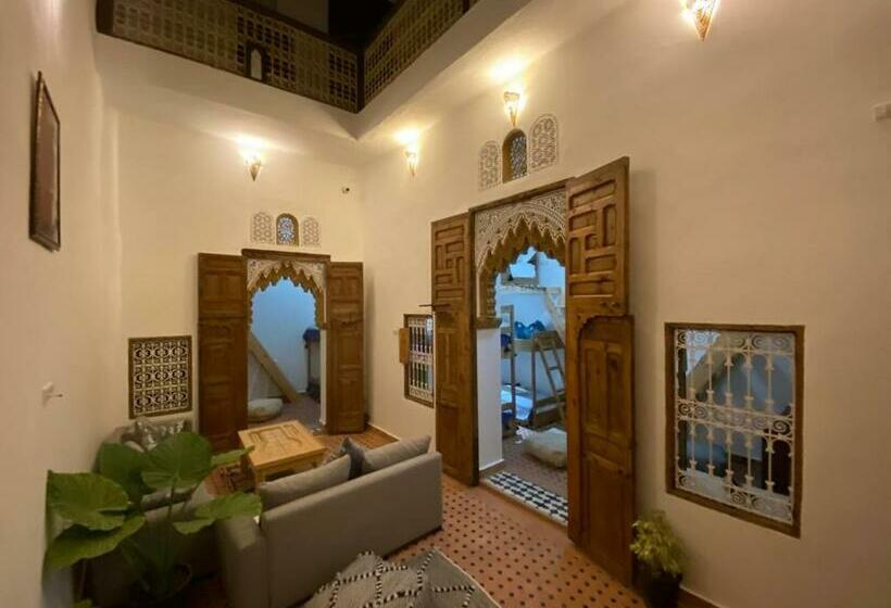 ריאדים Hostel Capital