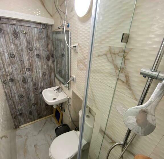 ריאדים Hostel Capital