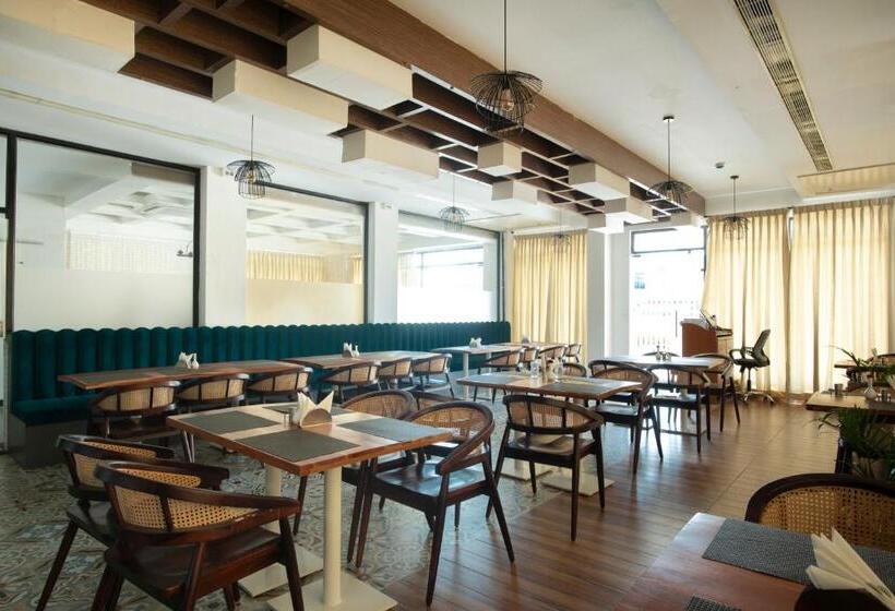 Отель The Coral Kanyakumari