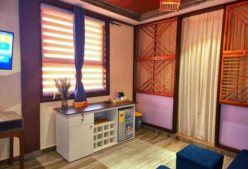 هتل Weycha Bayhouse