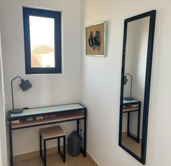 پانسیون New Rooftop Gem With Stunning Oceanview