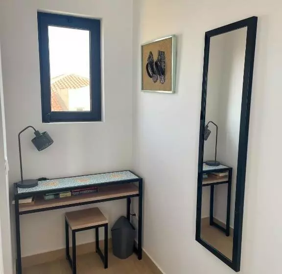 پانسیون New Rooftop Gem With Stunning Oceanview