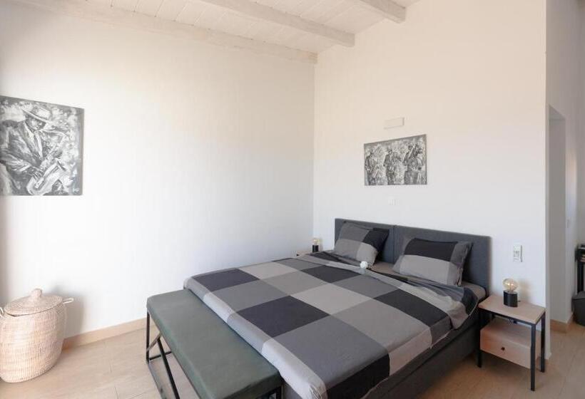 پانسیون New Rooftop Gem With Stunning Oceanview