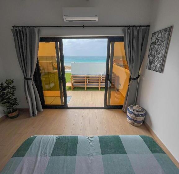 پانسیون New Rooftop Gem With Stunning Oceanview