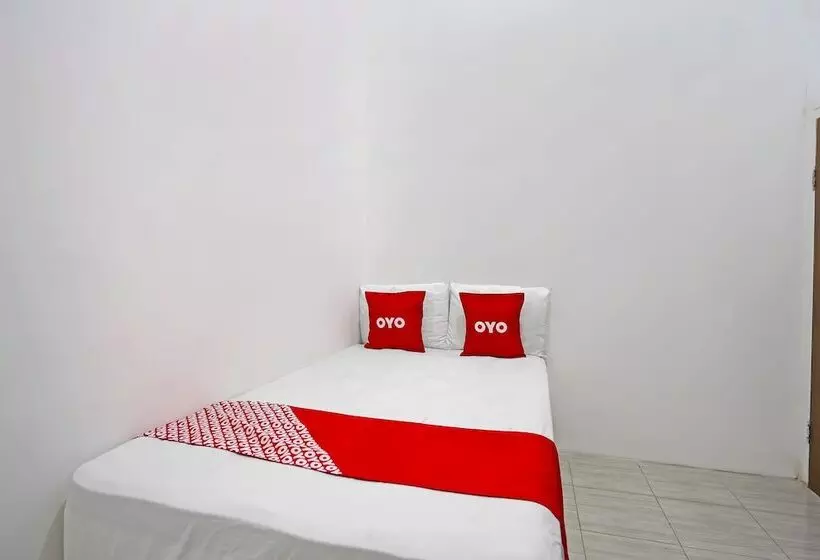 ホテル Oyo 91746 Kost Sedati Syariah