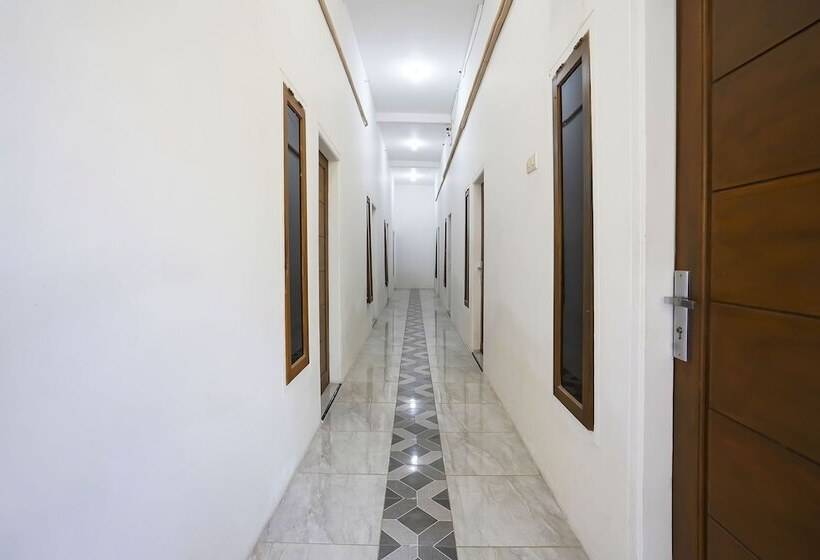 هتل Oyo 91746 Kost Sedati Syariah