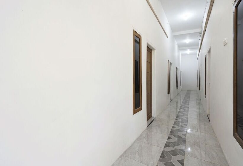 هتل Oyo 91746 Kost Sedati Syariah