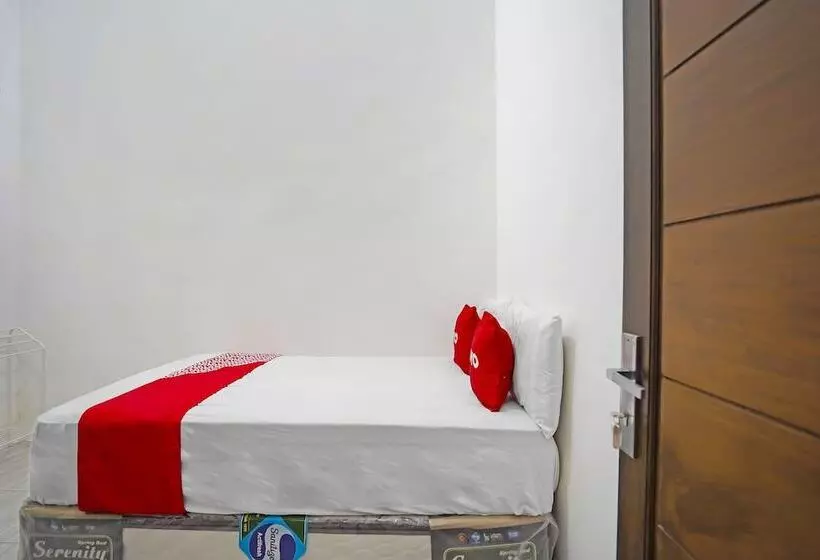 ホテル Oyo 91746 Kost Sedati Syariah