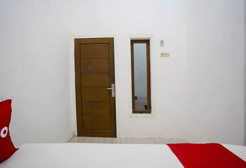 ホテル Oyo 91746 Kost Sedati Syariah