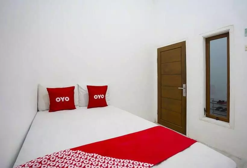 ホテル Oyo 91746 Kost Sedati Syariah