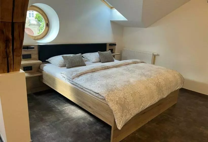 Majatalo Penzion A Restaurace Zámecká Vrátnica