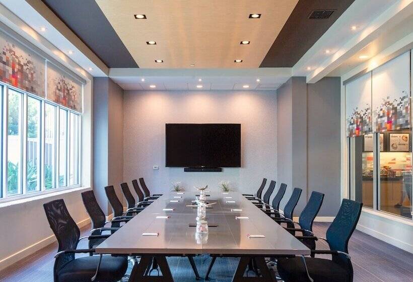 هتل Aloft Tampa Downtown