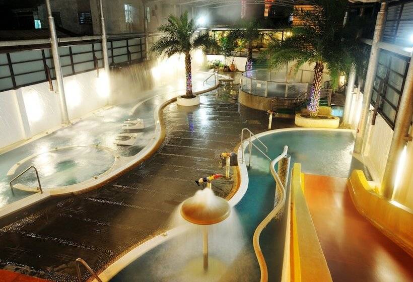 فندق Crownshine Resort