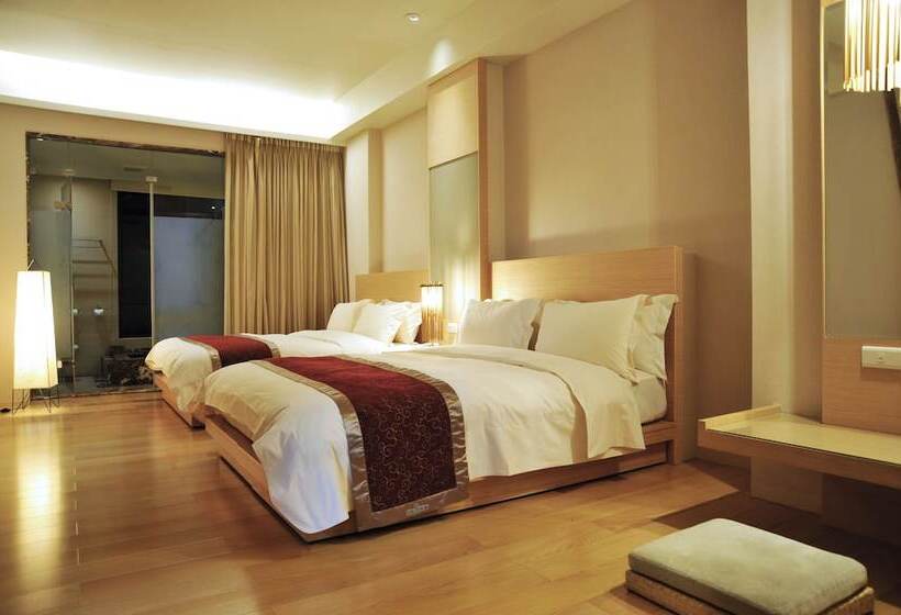 فندق Crownshine Resort