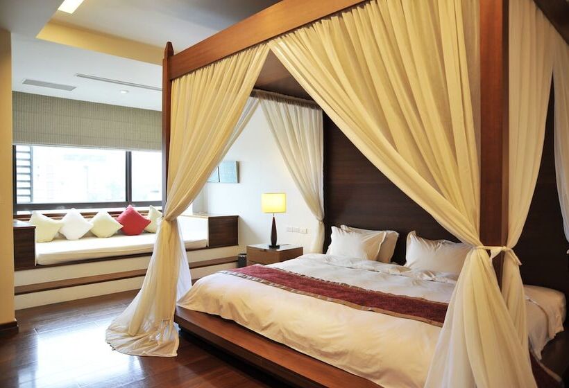 فندق Crownshine Resort