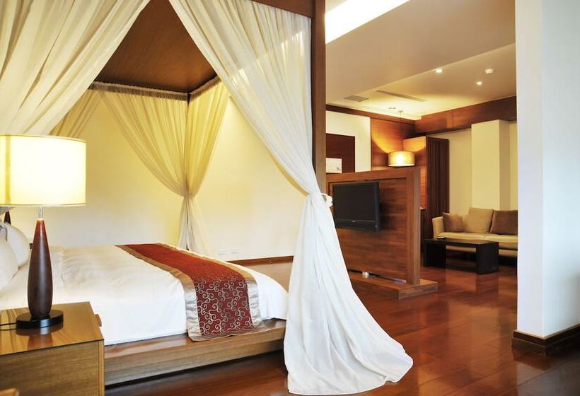 فندق Crownshine Resort