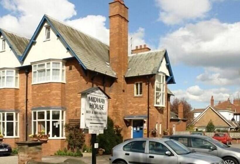 هتل Midway Guest House