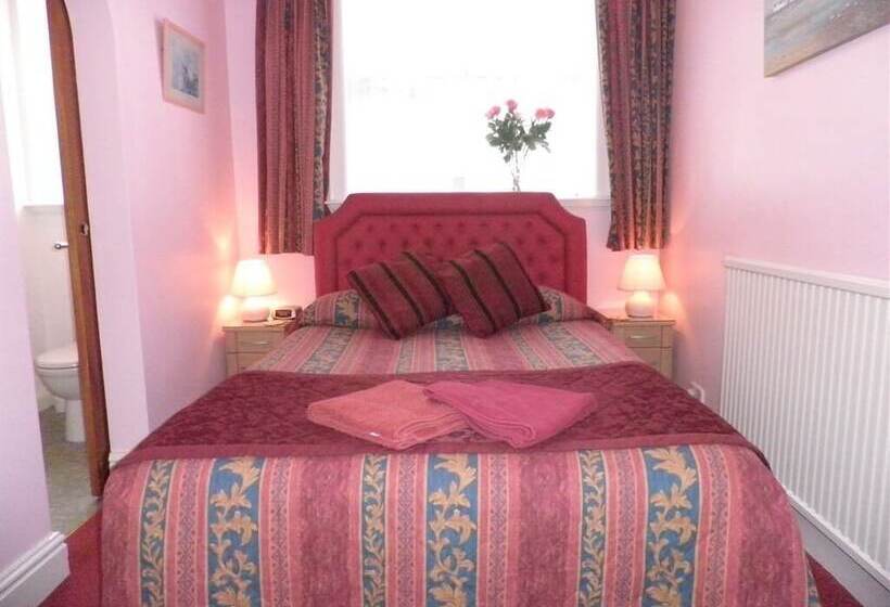 هتل Midway Guest House