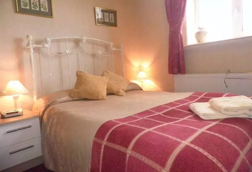 호텔 Midway Guest House