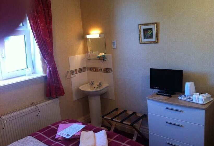 هتل Midway Guest House