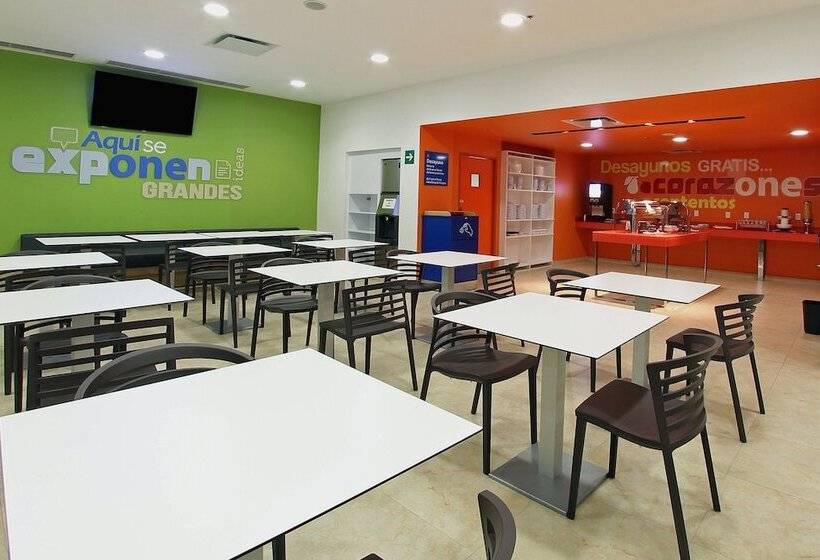 هتل One Queretaro Centro Sur