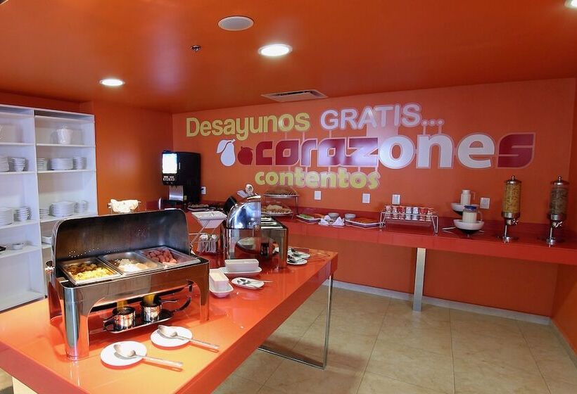 هتل One Queretaro Centro Sur