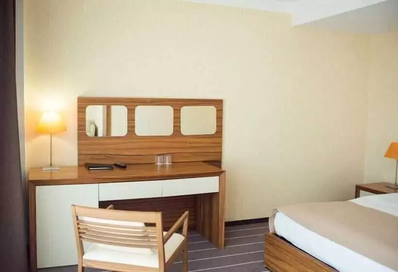 فندق Ost West Club