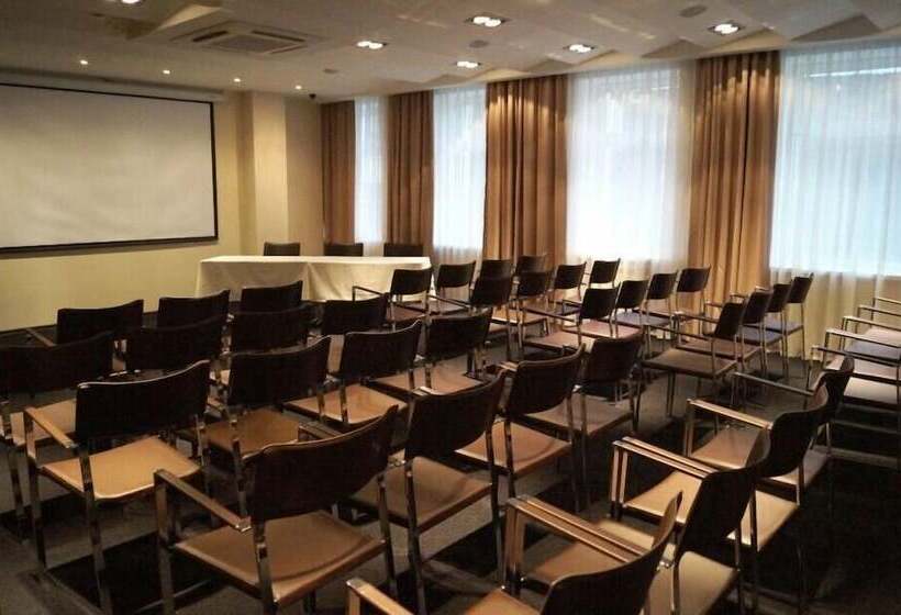 فندق Ost West Club