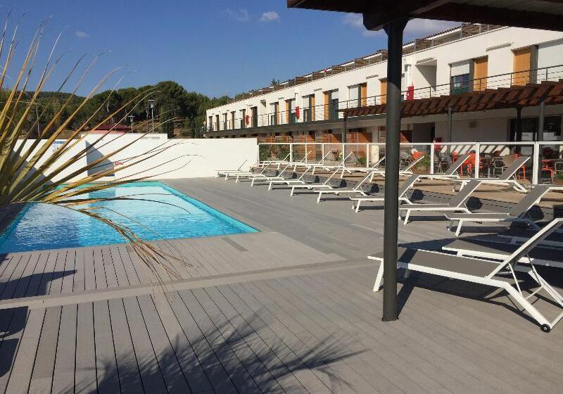 هتل Adonis Aix En Provence