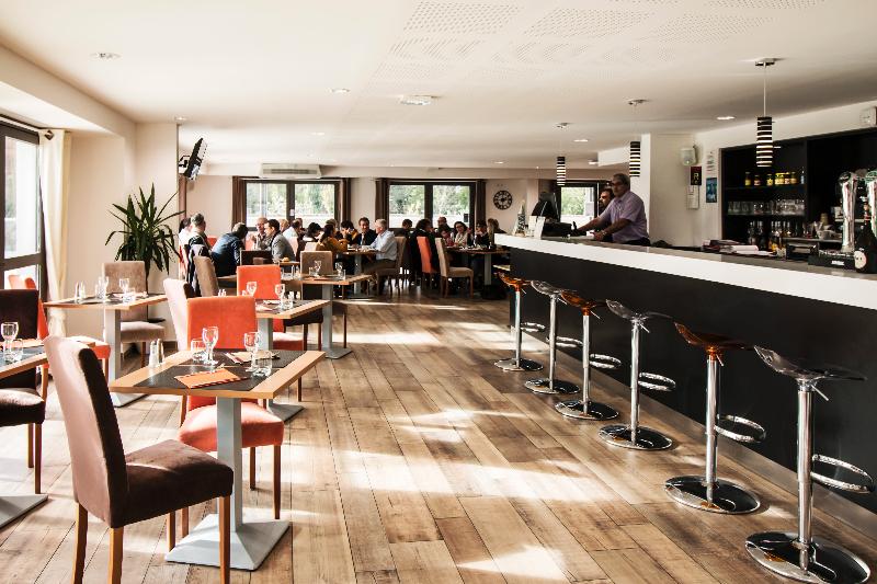 هتل Adonis Aix En Provence