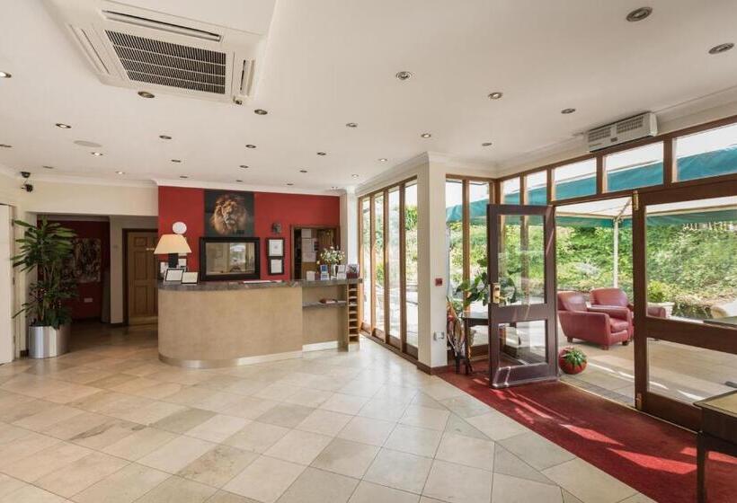 田舎風ホテル Golden Lion