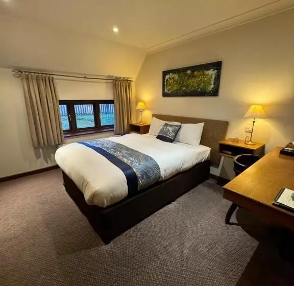 هتل روستایی Golden Lion