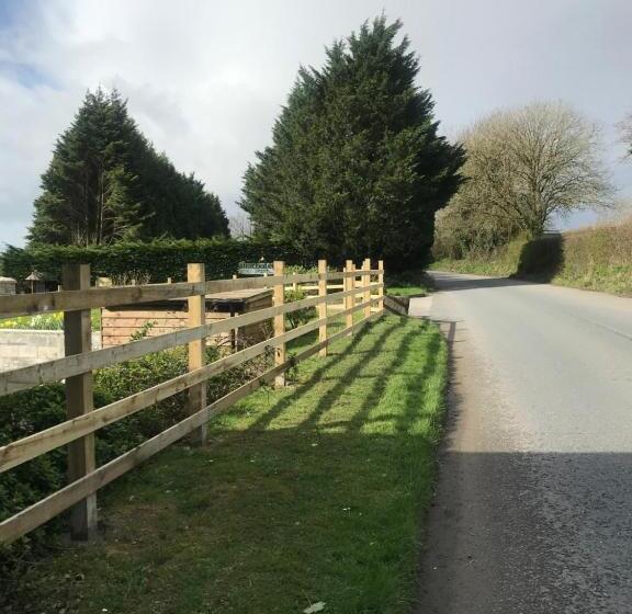 酒店 Smithaleigh Farm Rooms And Apartments