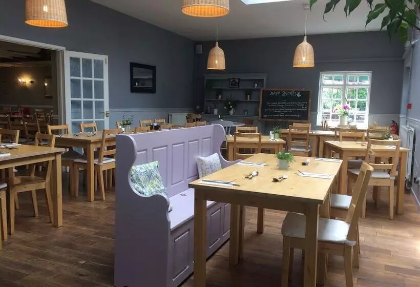 پانسیون Anchor Inn