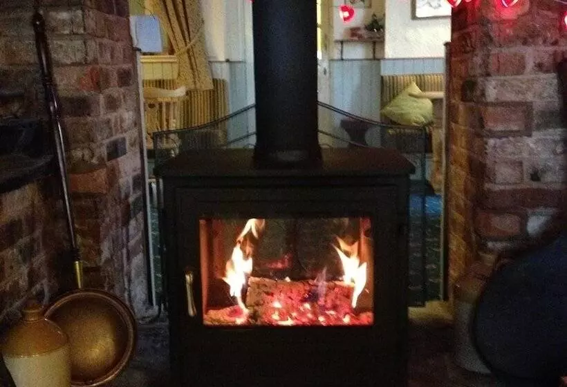 پانسیون Anchor Inn