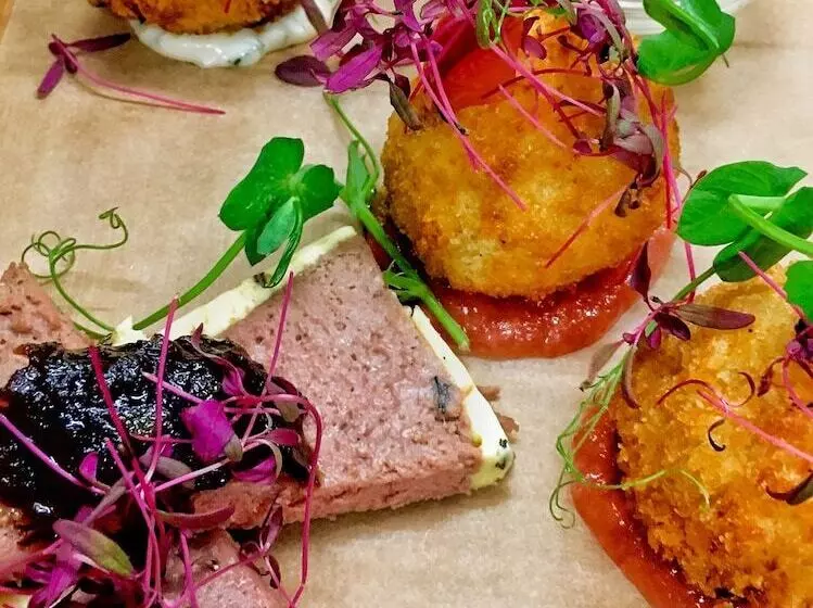 پانسیون Anchor Inn