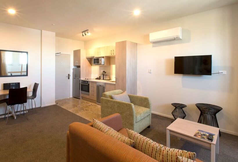 Ramada Suites By Wyndham Christchurch City