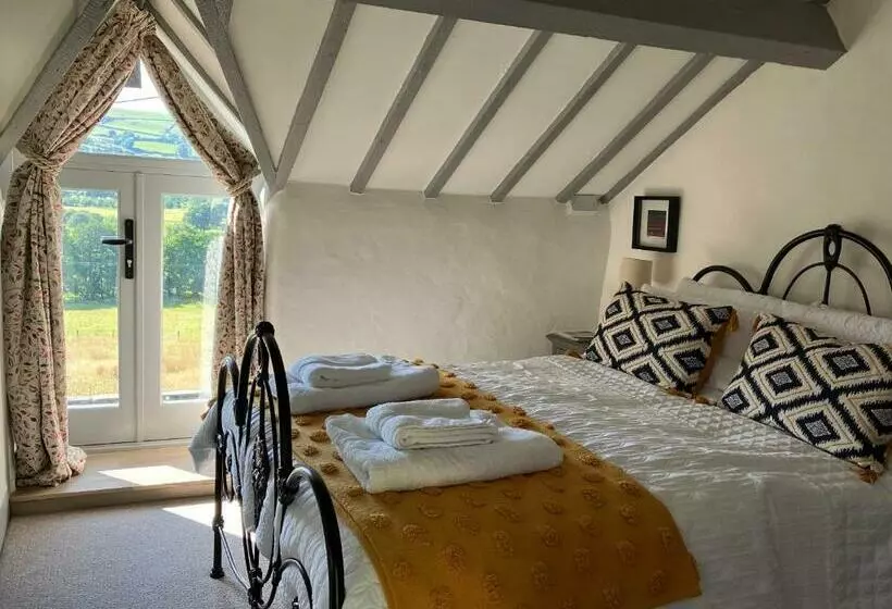 تختخواب و صبحانه Hares Hideaway At Coed Moelfa