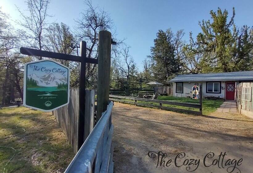 بنسيون Cozy Cottage