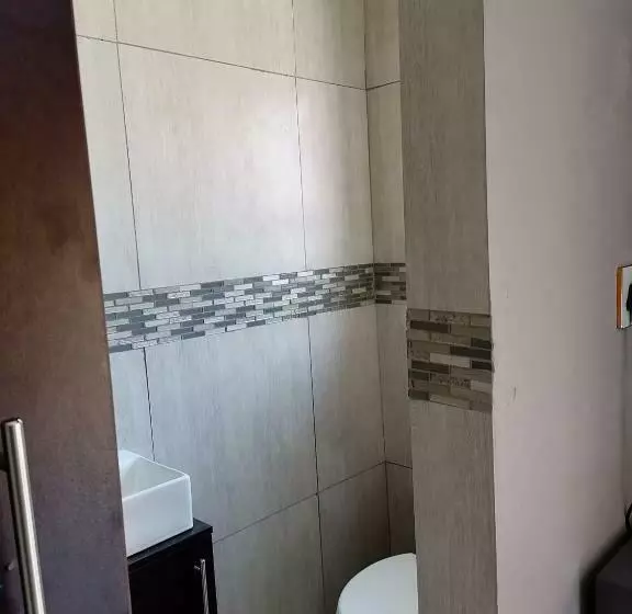 Majatalo Lukhanya Guesthouse