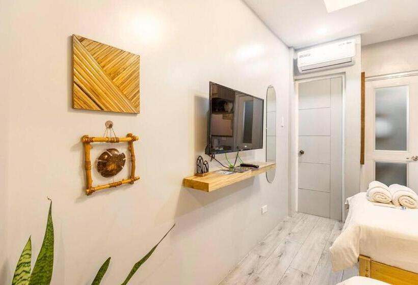 Rain Airport Bed And Breakfast