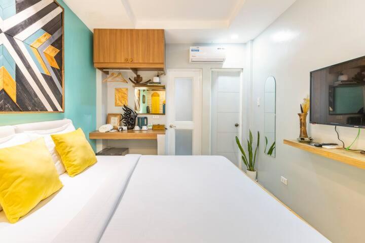 Rain Airport Bed And Breakfast