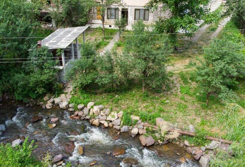 Nocleg ze śniadaniem River Side Guest House